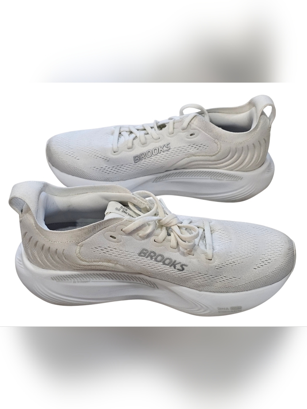Brooks Women's 9.5 Adrenaline GTS 25 DNA Nitrogen Injected. White/Silver